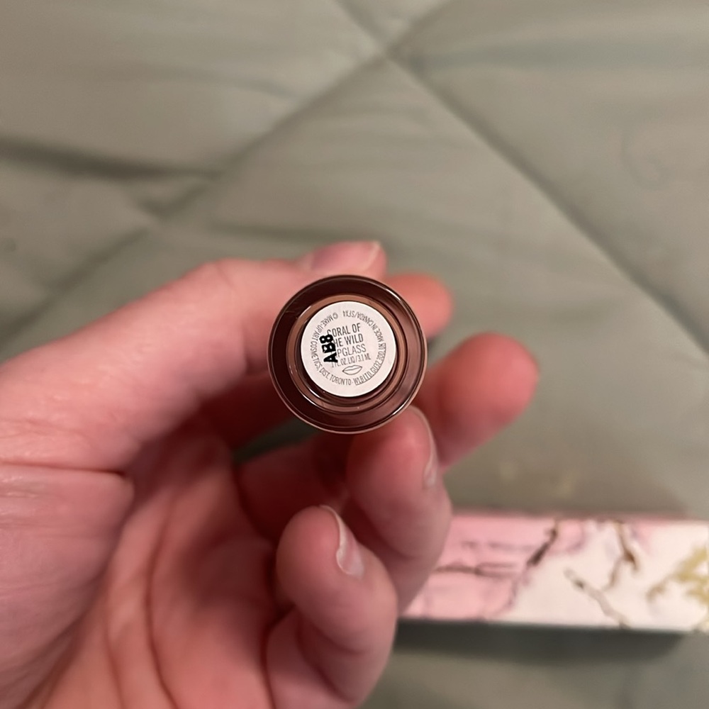 New MAC Electric Wonder lipglass - Picture 2 of 4